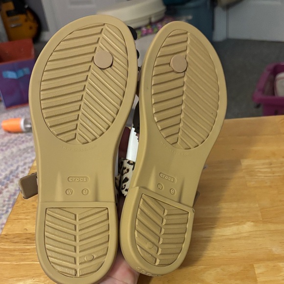 CROCS Tulum Leopard Print Sandals with Adjustable Straps - Picture 4 of 4